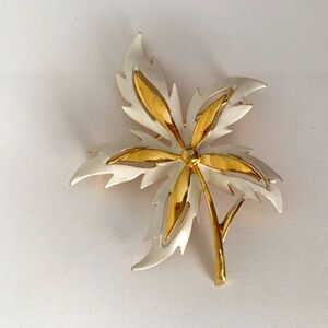 Vintage BROOCH Gold Tone and Ivory Leaf / Floral Flower Leaves Stem Unsigned